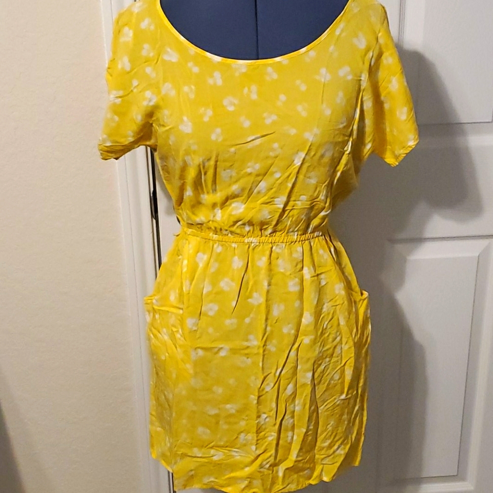 Yellow Short Sleeve Dress with Pockets